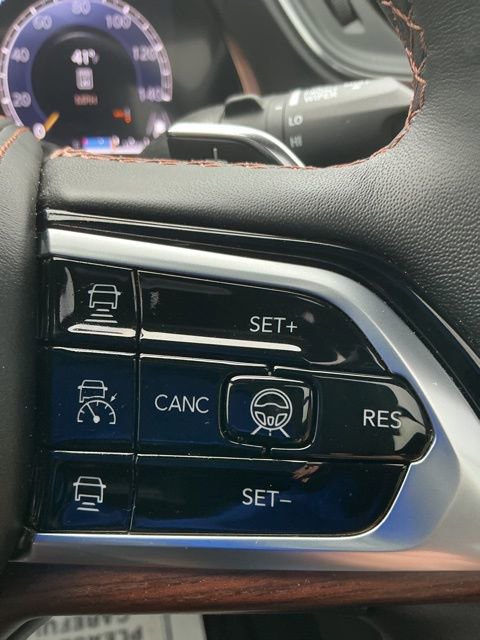 Used 2025 Jeep Grand Cherokee L Summit w/ Obsidian Package image 29