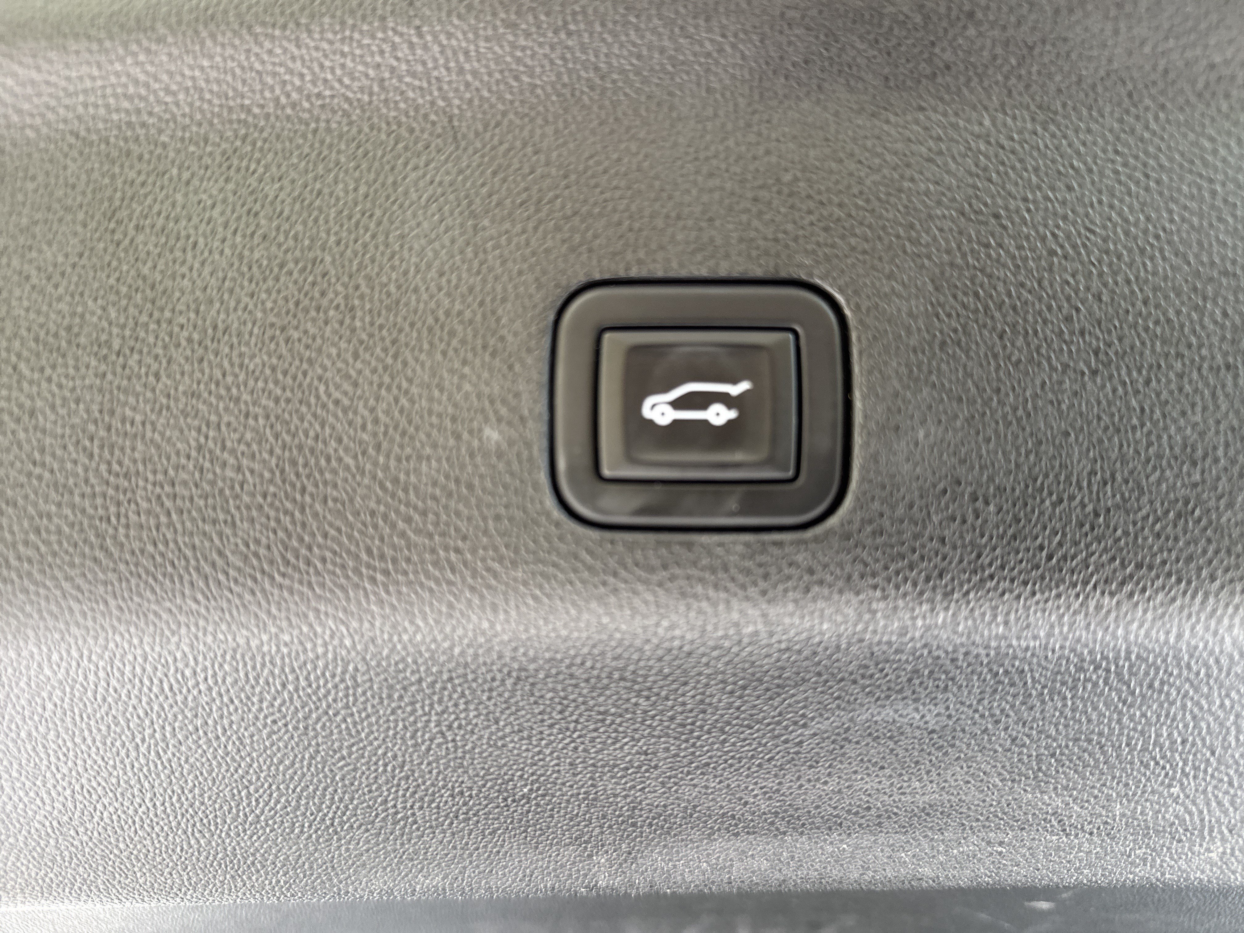 Used 2024 Chevrolet Tahoe RST w/ Luxury Package AWD/4WD image 38