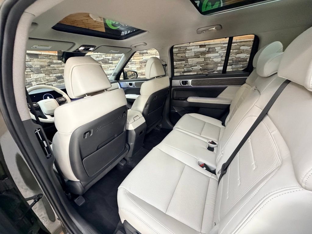 Used 2024 Hyundai Santa Fe Limited AWD/4WD image 30