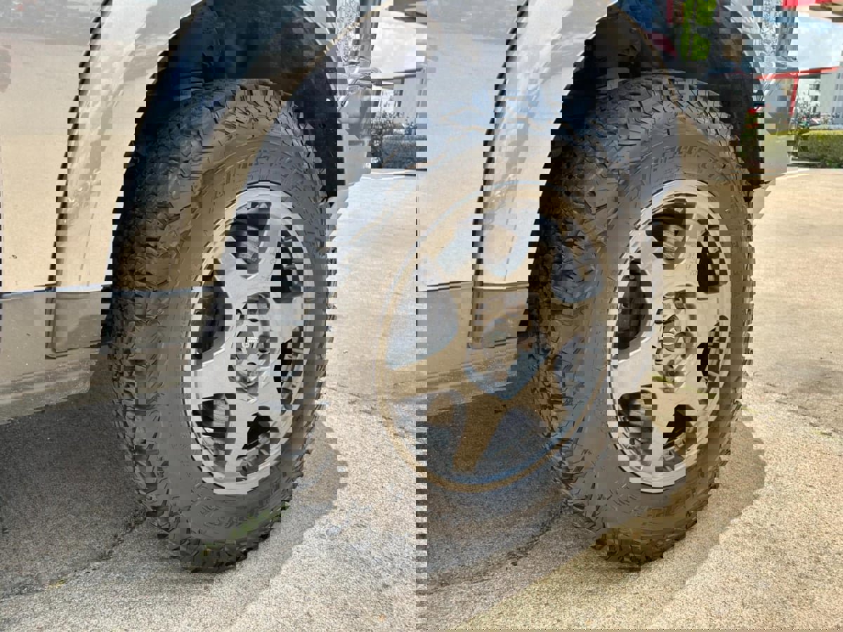 Used 2016 Land Rover LR4 image 37