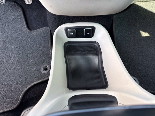 Used 2019 Chrysler Pacifica Touring-L FWD image 21