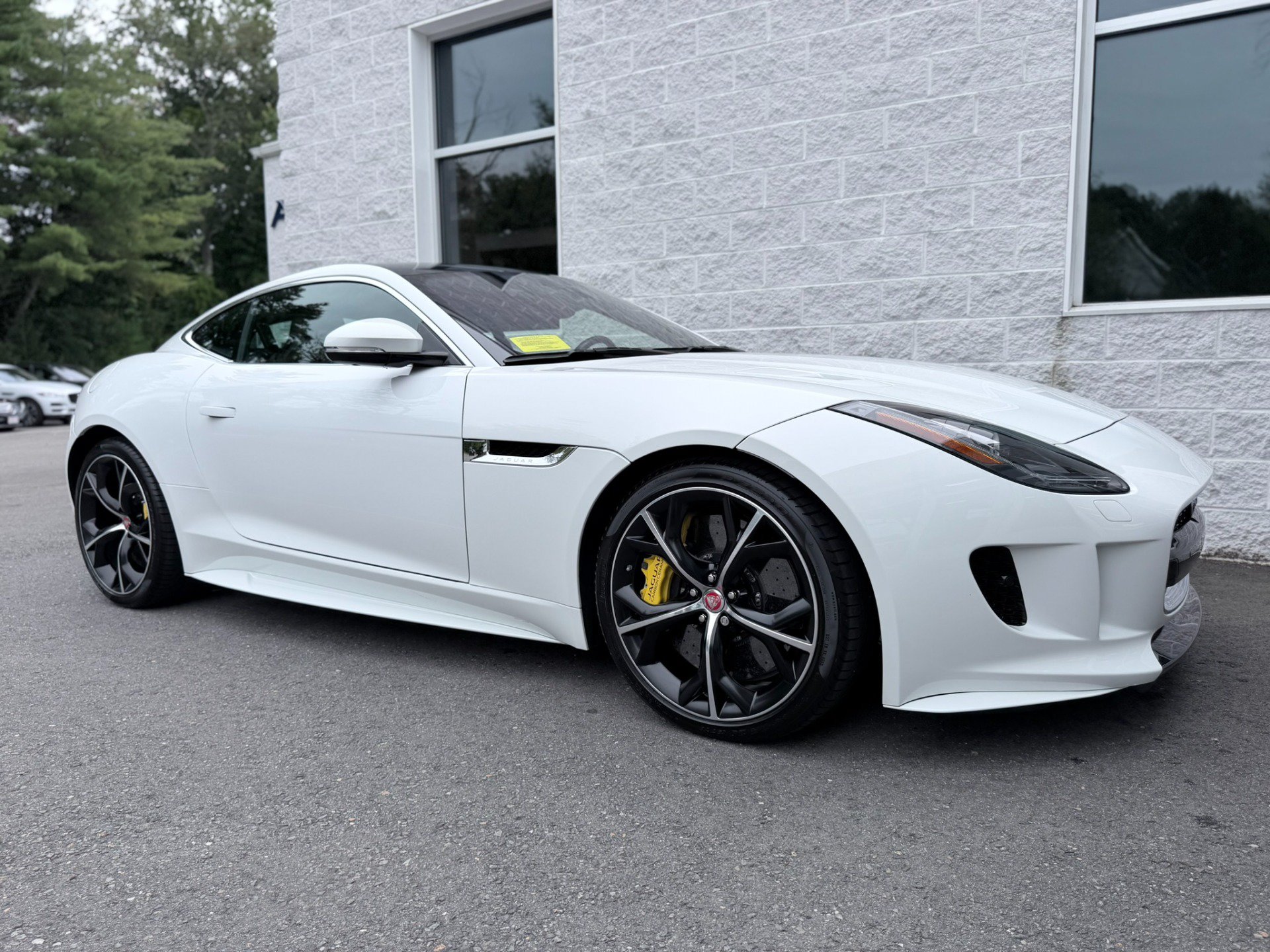 Used 2017 Jaguar F-TYPE R AWD/4WD image 35