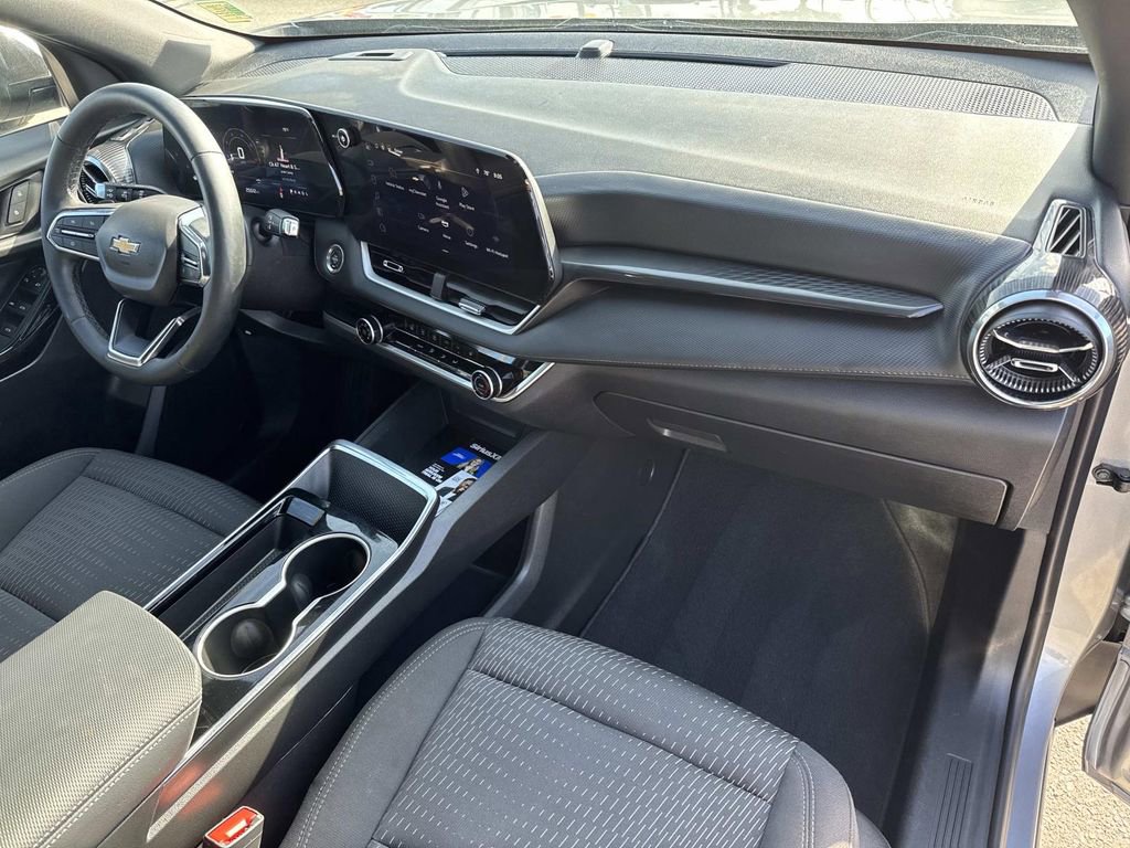 Certified 2025 Chevrolet Equinox LT FWD image 12
