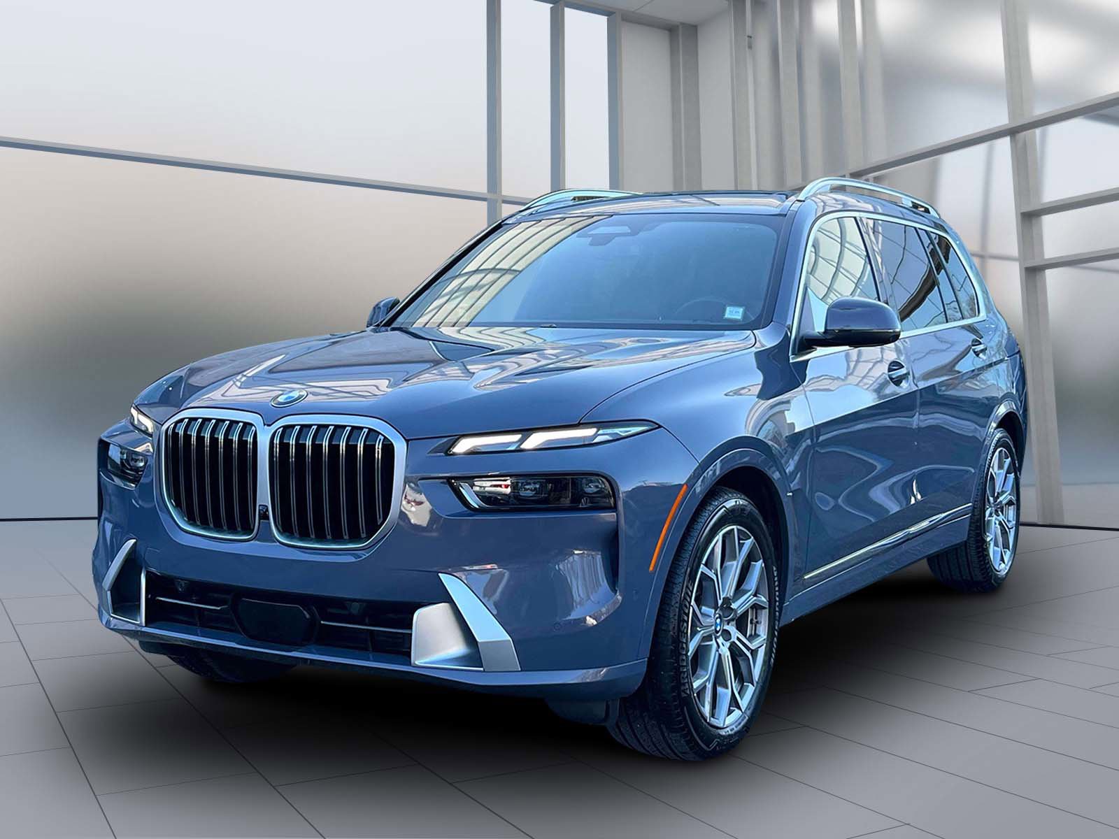 Used 2023 BMW X7 xDrive40i w/ Executive Package image 3