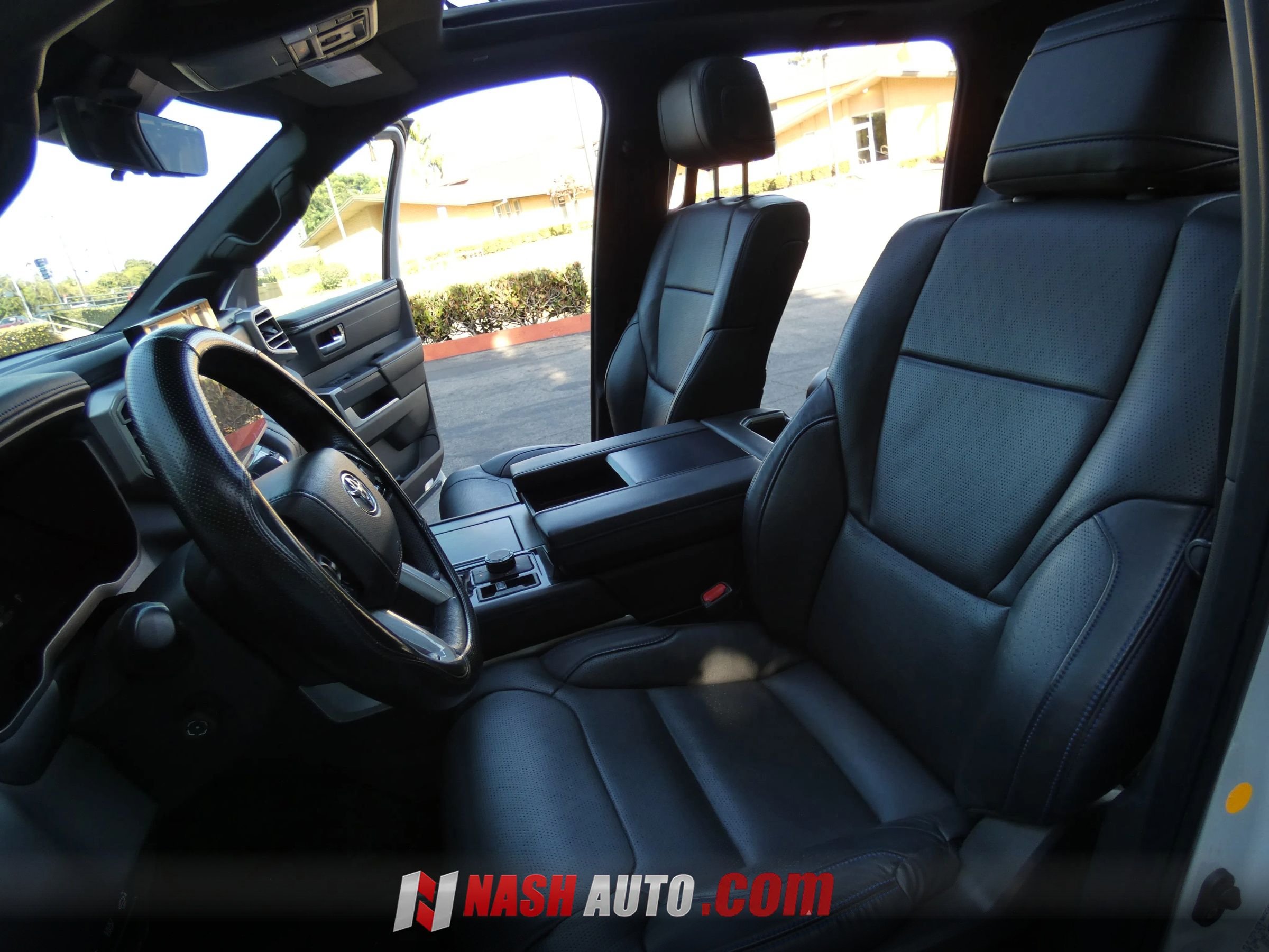 Used 2024 Toyota Tundra Platinum AWD/4WD image 57