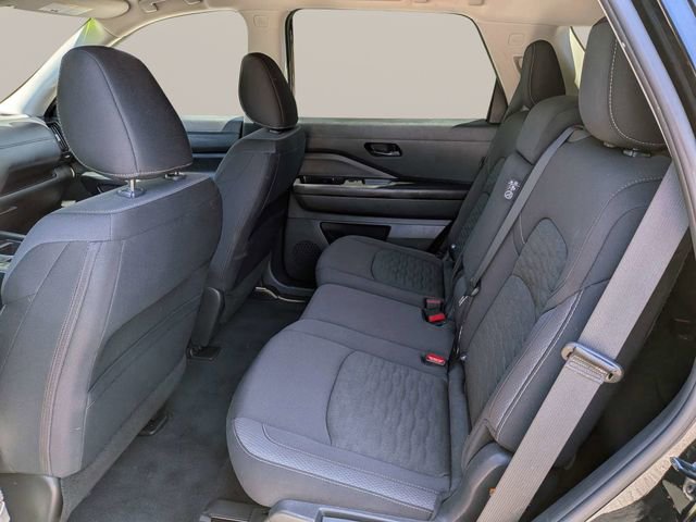 Used 2025 Nissan Pathfinder SV FWD image 14