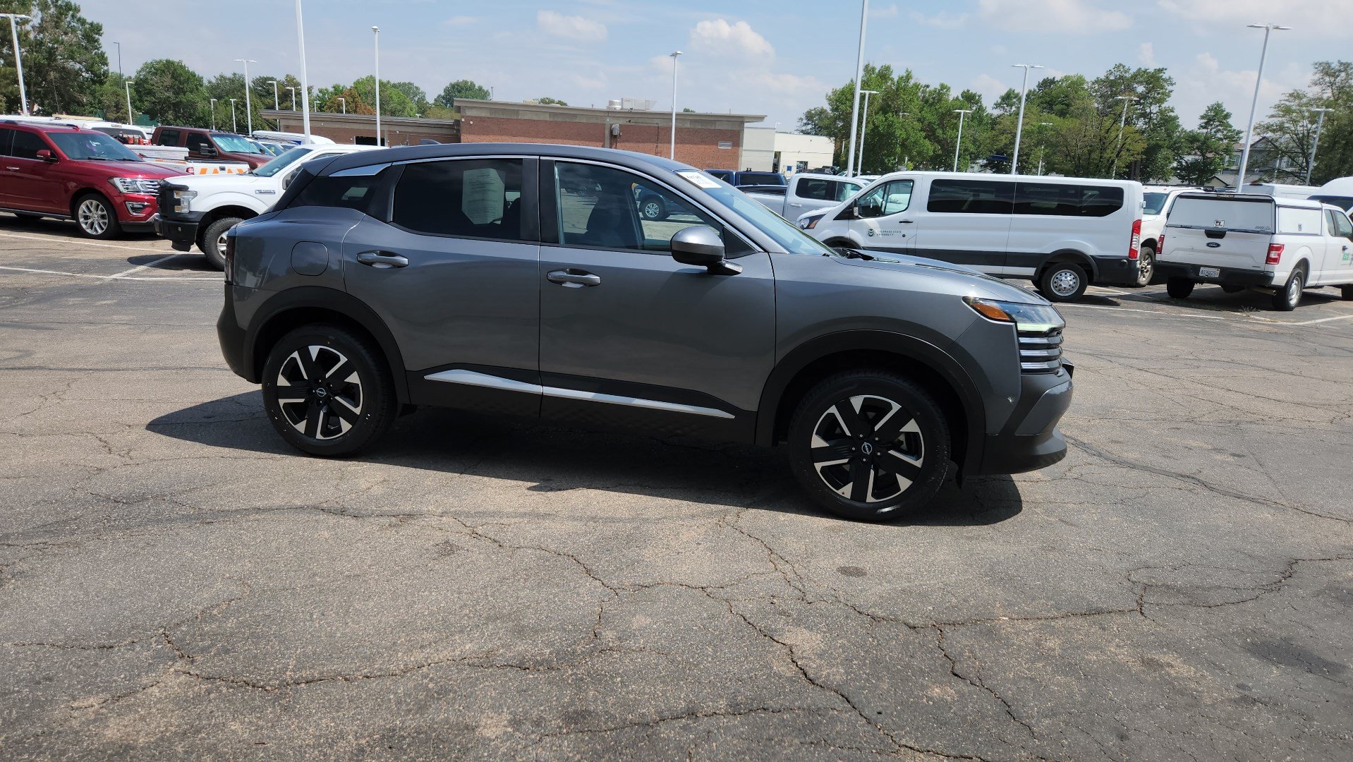 Used 2025 Nissan Kicks SV AWD/4WD image 12