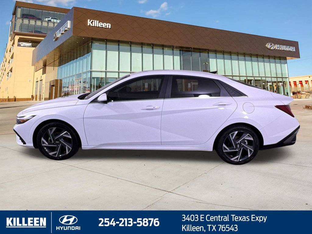 Used 2025 Hyundai Elantra SEL image 5