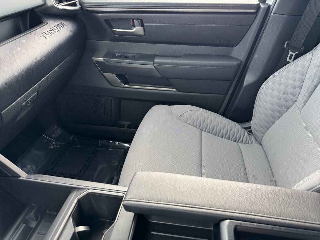 Used 2025 Toyota Tundra SR5 w/ SR5 Convenience Package AWD/4WD image 32