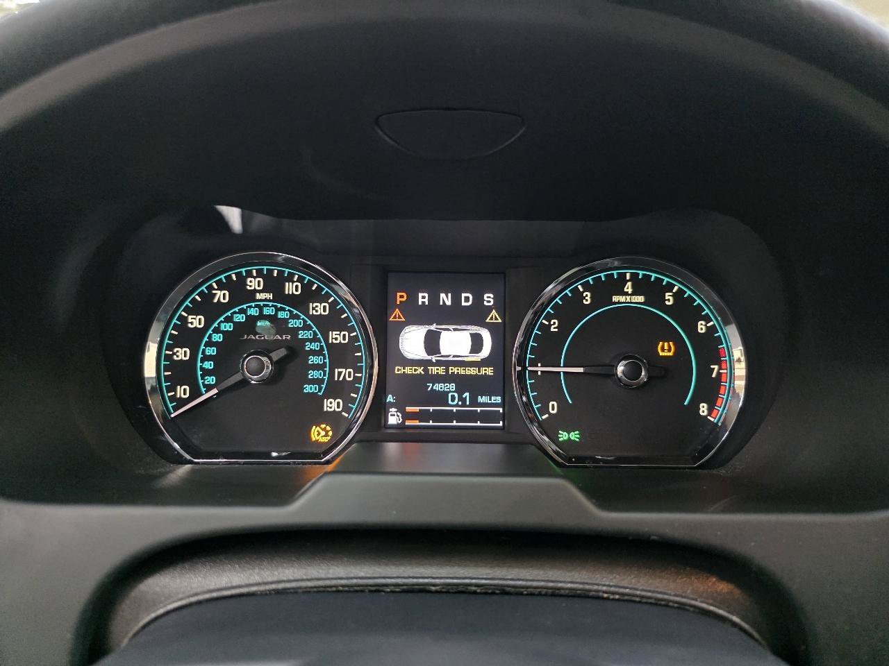 Used 2014 Jaguar XF RWD image 30