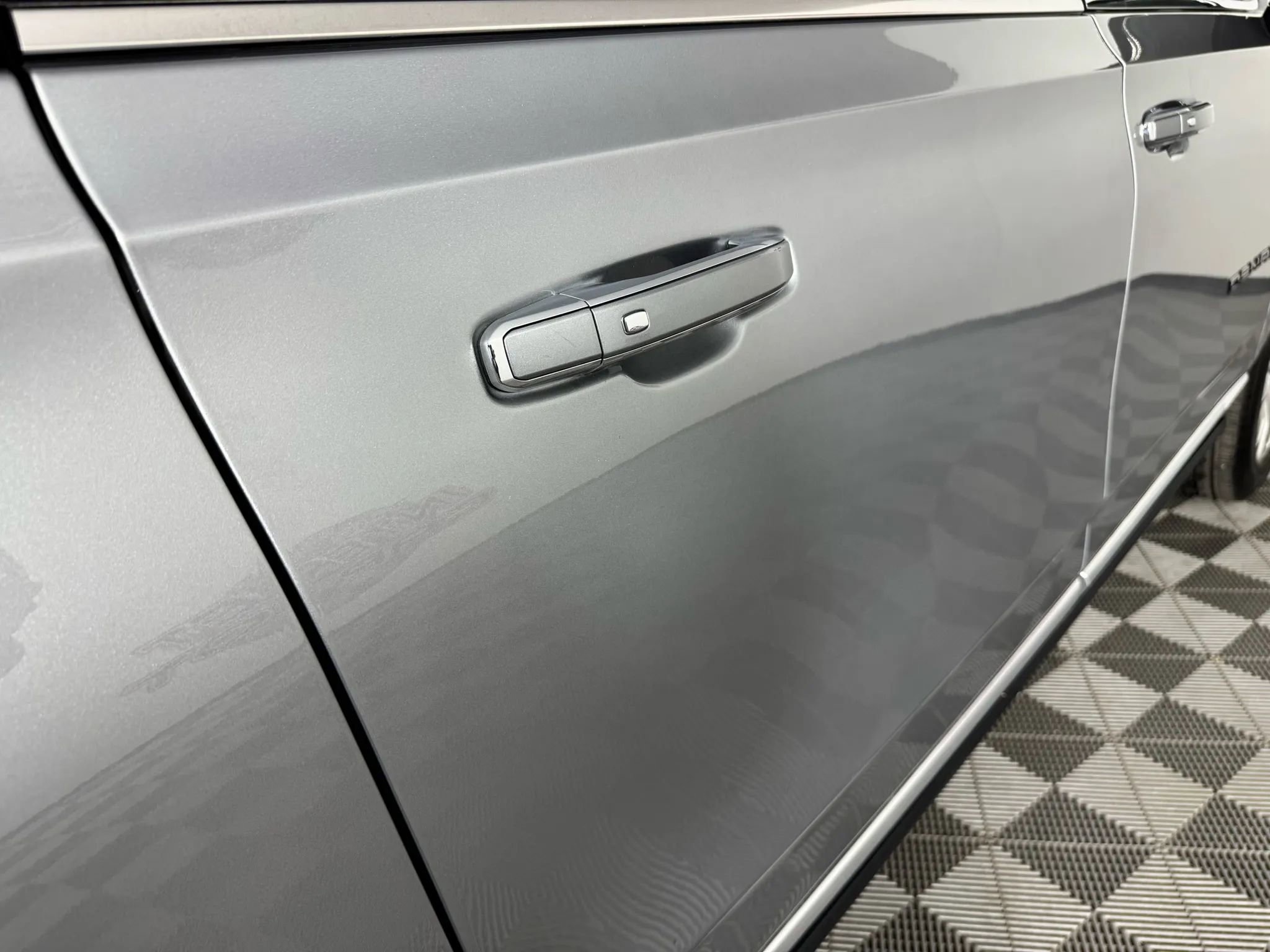 Used 2023 GMC Yukon XL Denali image 35