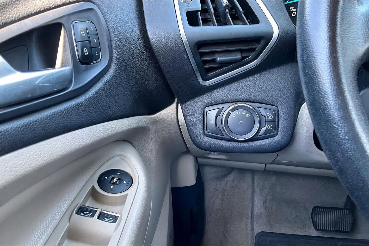 Used 2013 Ford Escape SEL FWD image 32