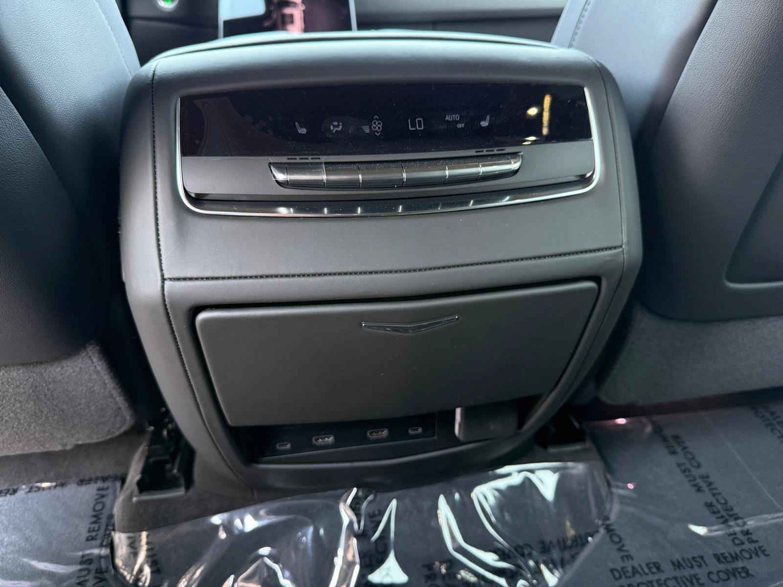 New 2026 Cadillac Escalade Platinum Sport w/ LPO, ONYX Package AWD/4WD image 14
