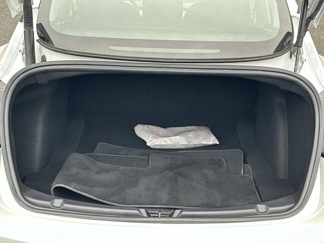 Used 2021 Tesla Model 3 Performance image 11