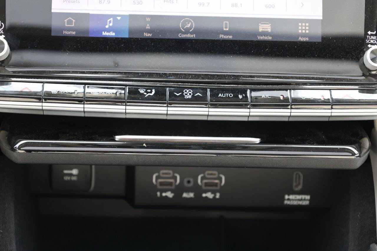 Used 2022 Jeep Wagoneer Series III w/ Premium Group I image 22