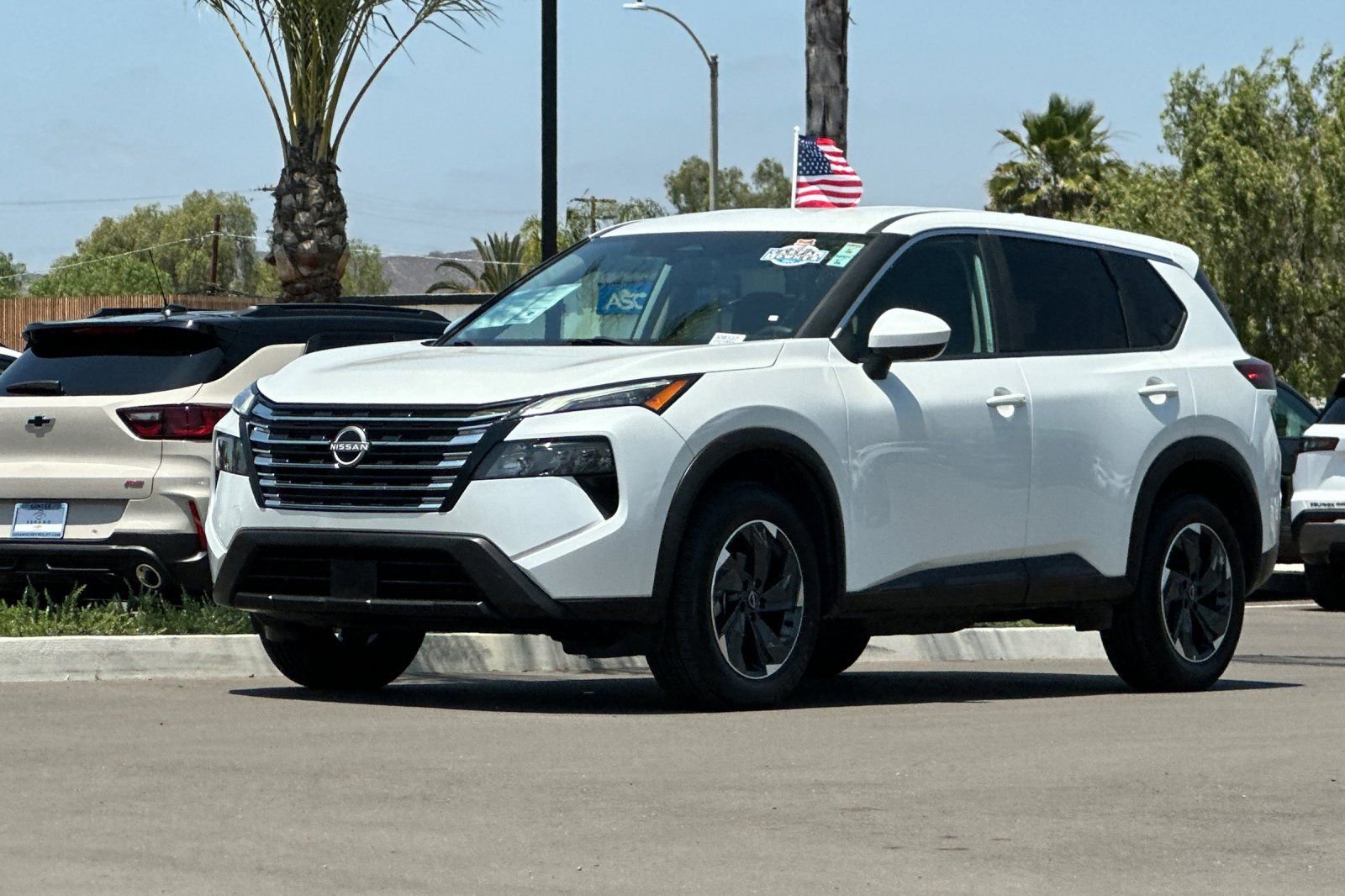 Used 2024 Nissan Rogue SV AWD/4WD image 8