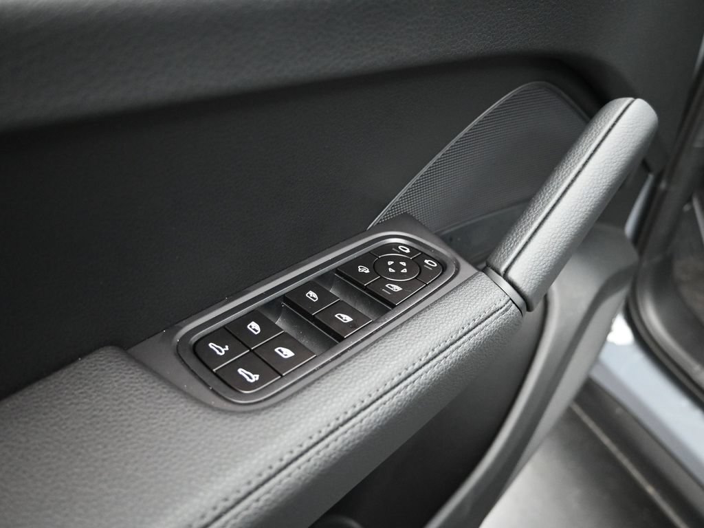 Certified 2026 Porsche Cayenne Coupe AWD/4WD image 11