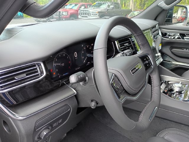 New 2026 Jeep Grand Wagoneer Summit w/ Premium Group III AWD/4WD image 11