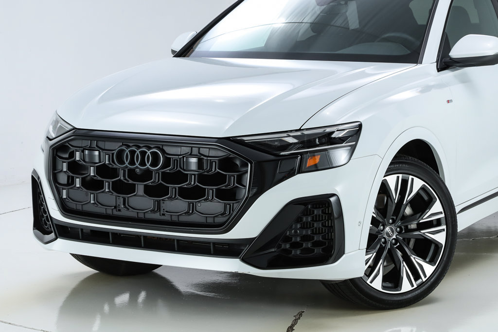 Used 2026 Audi Q8 Premium Plus w/ Premium Plus Package AWD/4WD image 3