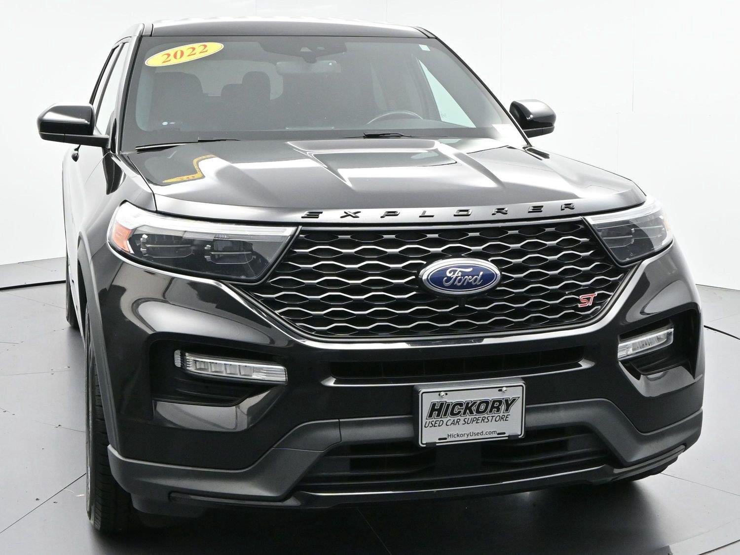 Used 2022 Ford Explorer ST AWD/4WD image 2