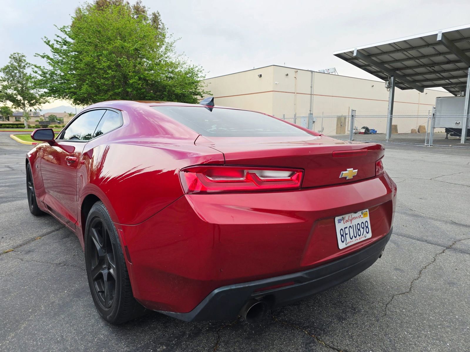 Used 2018 Chevrolet Camaro LT RWD image 7