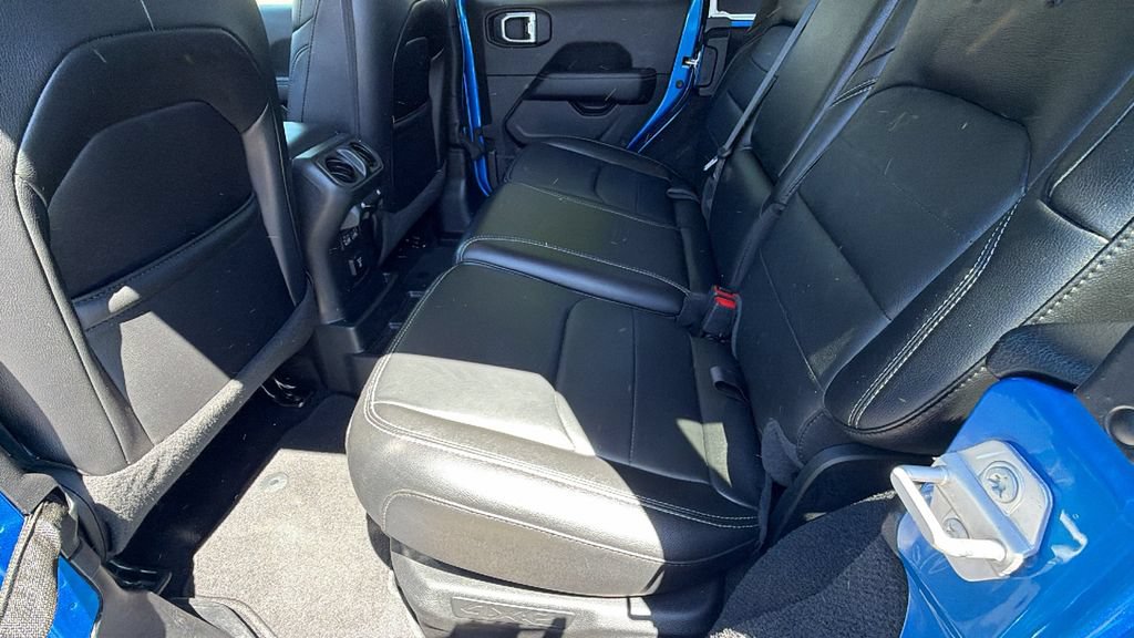 Used 2021 Jeep Wrangler Unlimited Sahara AWD/4WD image 15