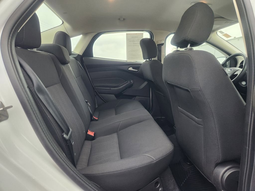 Used 2016 Ford Focus SE image 18
