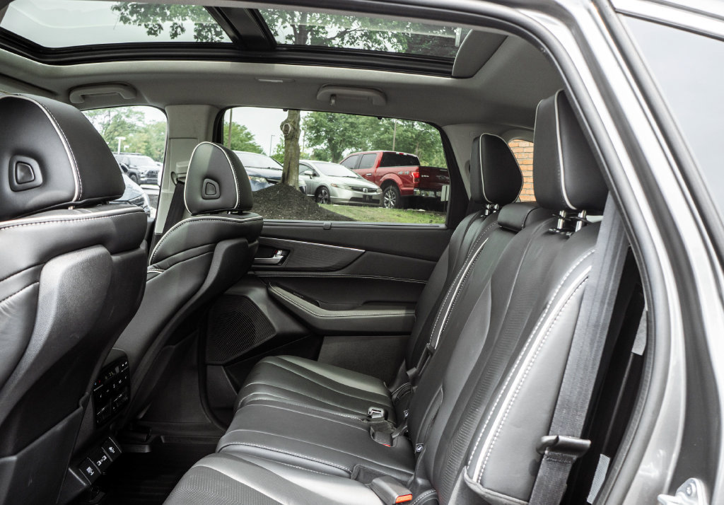 Used 2023 Acura MDX w/ Advance Package AWD/4WD image 26