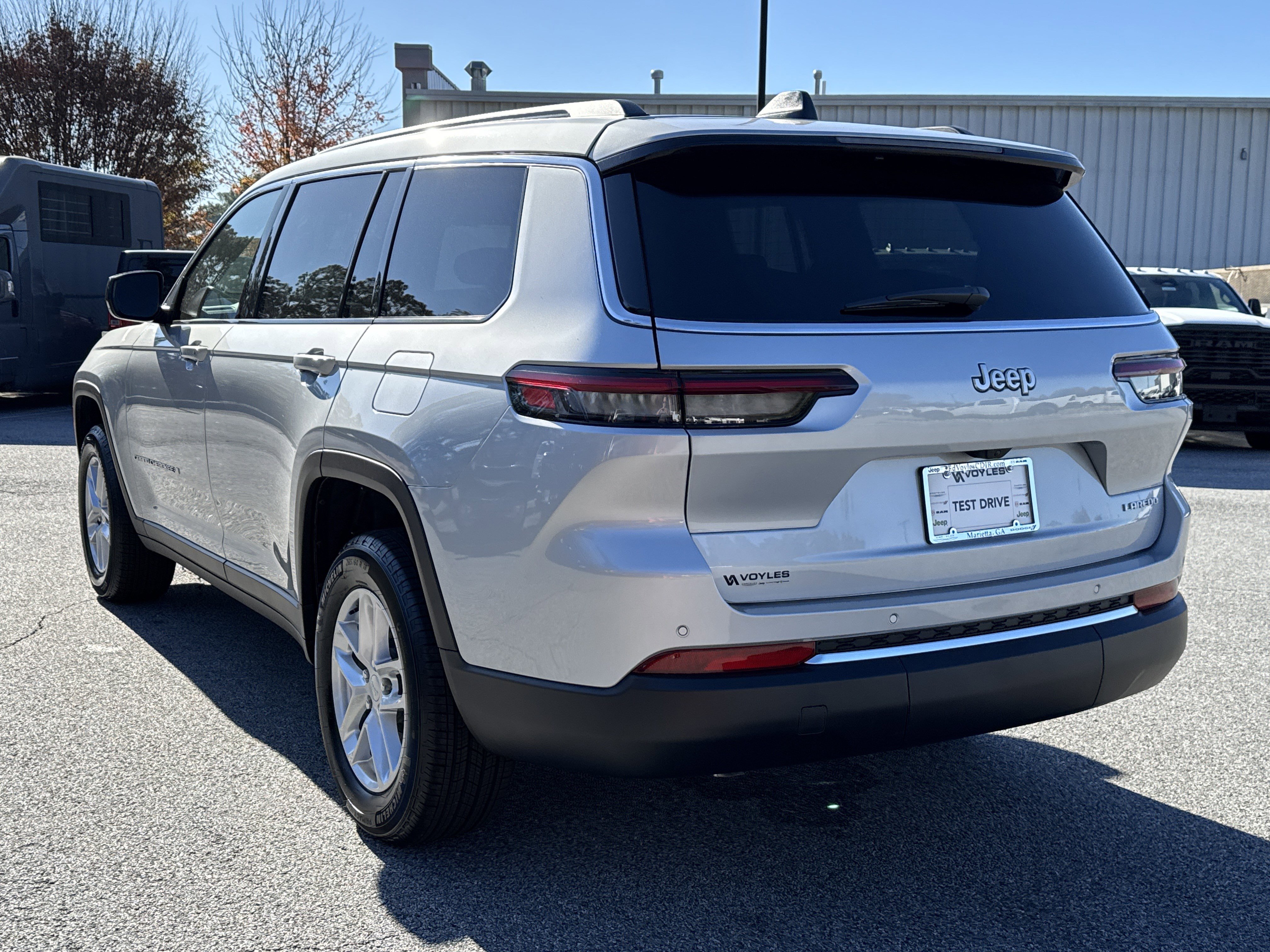 New 2025 Jeep Grand Cherokee L Laredo w/ Luxury Tech Group I image 6