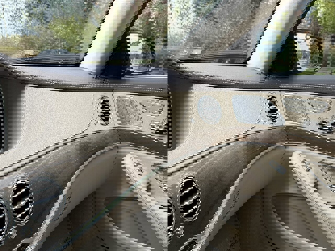 Used 2015 Mercedes-Benz S 550 4MATIC Sedan w/ Premium 1 Package image 23