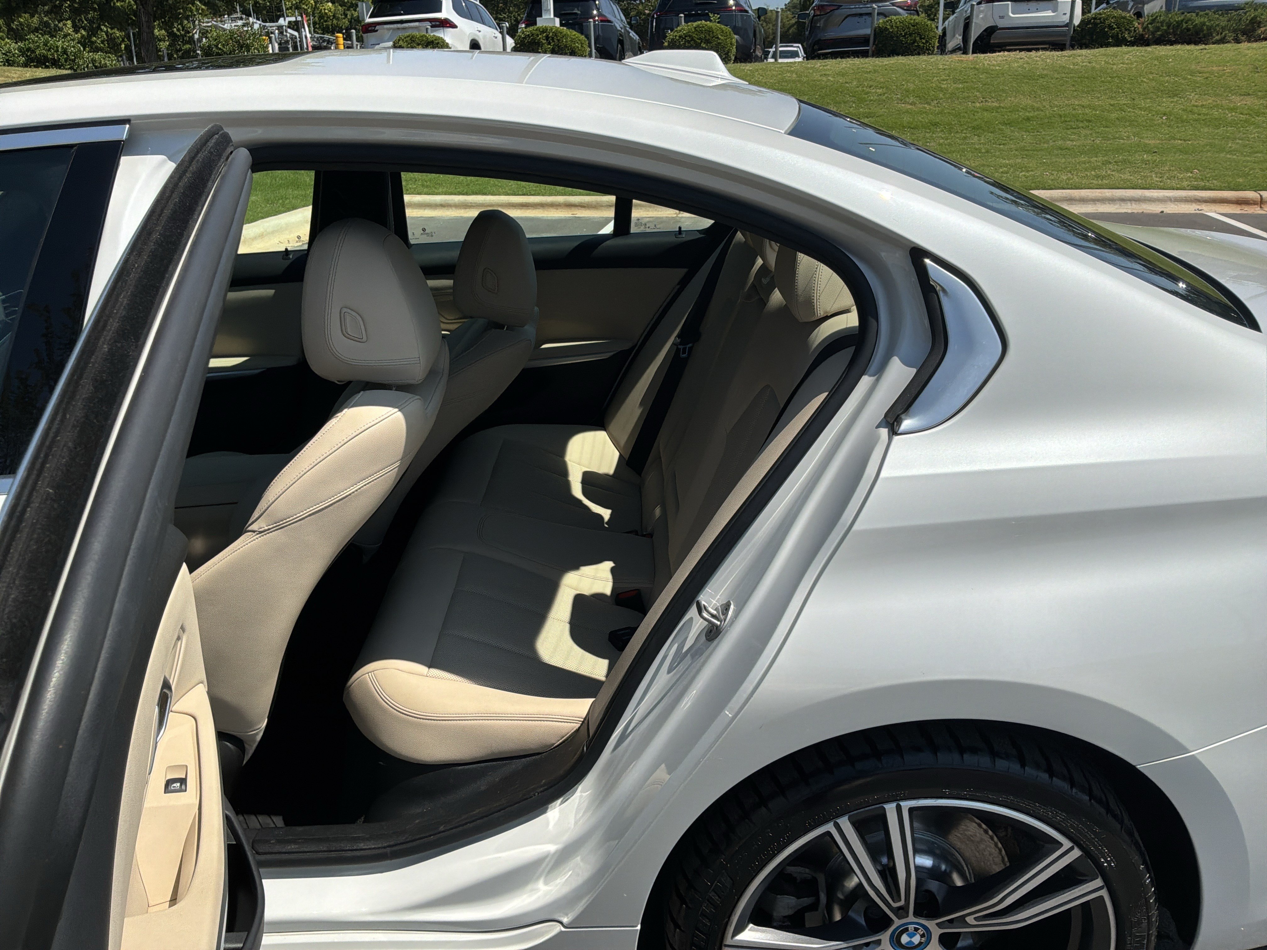 Used 2024 BMW 330e w/ Premium Package RWD image 31