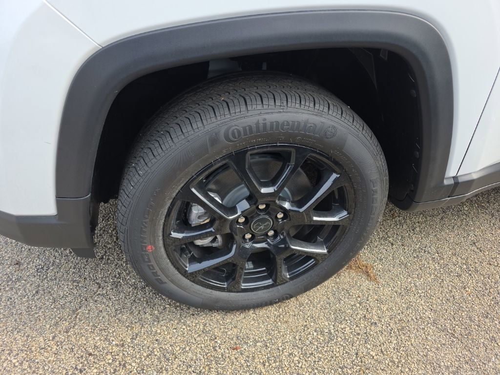 New 2026 Jeep Compass Latitude image 4