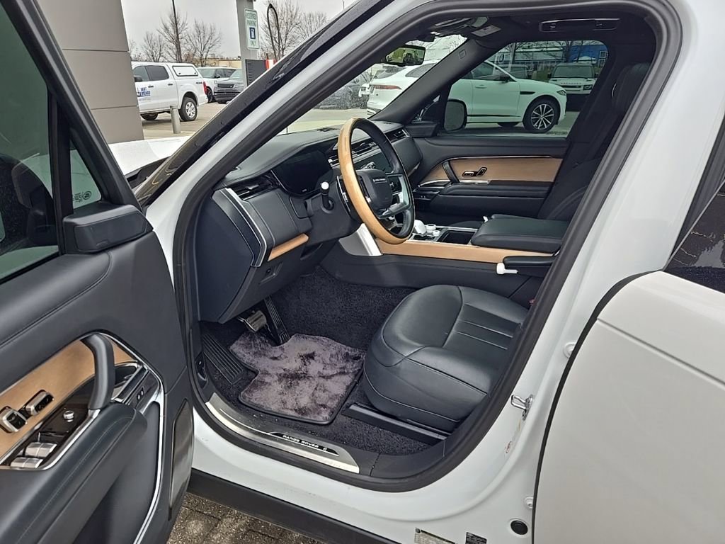 Used 2023 Land Rover Range Rover SV image 16