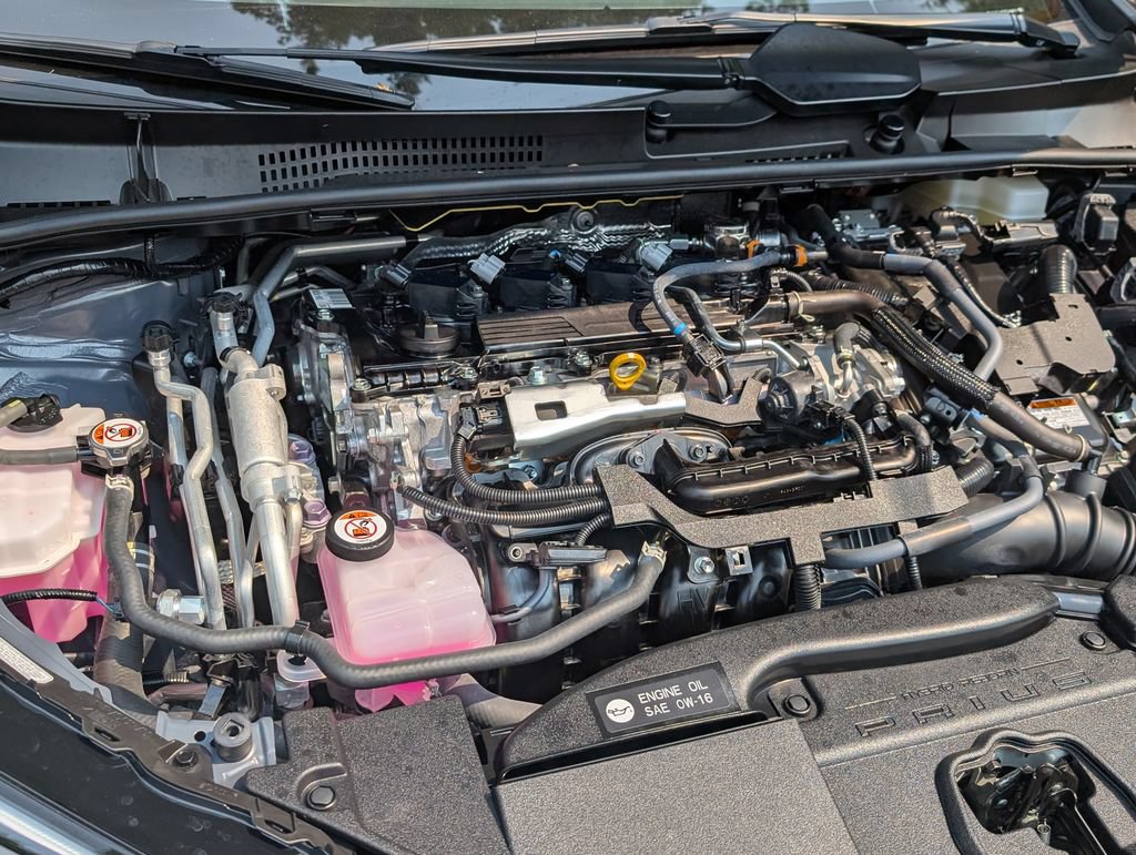 Certified 2025 Toyota Prius Plug-In Hybrid FWD image 21