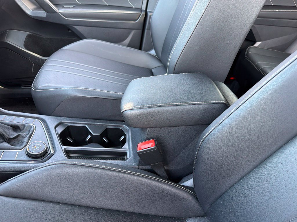 Used 2024 Volkswagen Tiguan SE R-Line AWD/4WD image 13