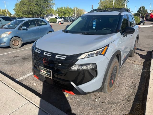 Used 2025 Nissan Rogue SV AWD/4WD image 6