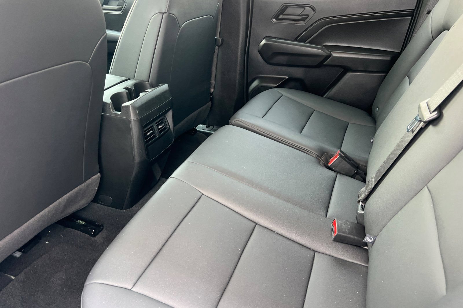 Used 2024 Chevrolet Colorado W/T RWD image 9