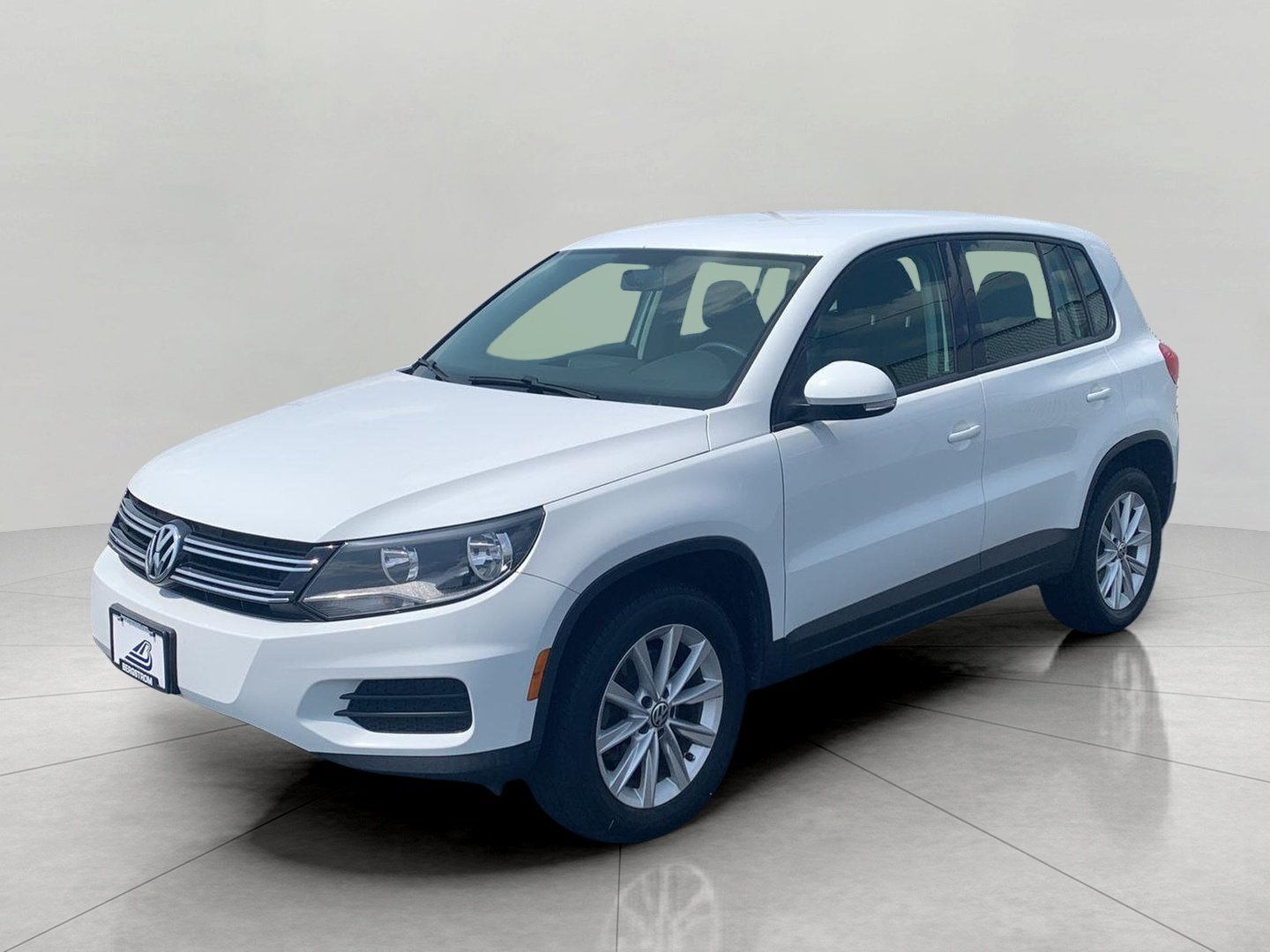 Used 2017 Volkswagen Tiguan Limited w/ Alloy Wheels Package AWD/4WD image 4