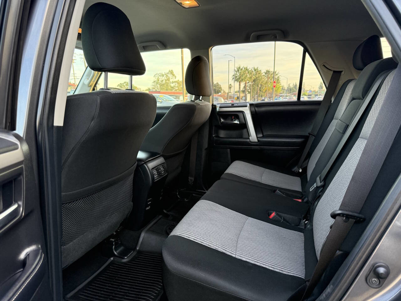 Used 2019 Toyota 4Runner SR5 AWD/4WD image 11
