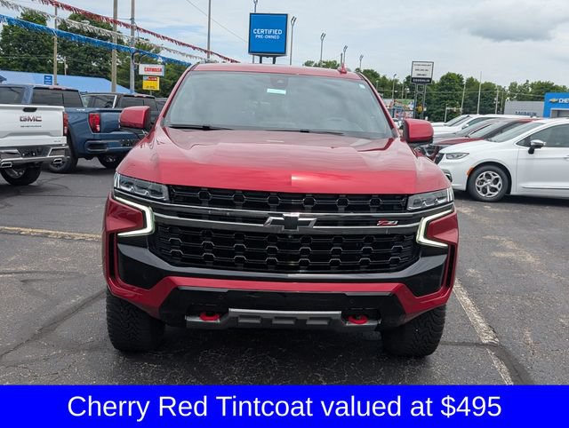 Used 2022 Chevrolet Tahoe Z71 w/ Luxury Package AWD/4WD image 2