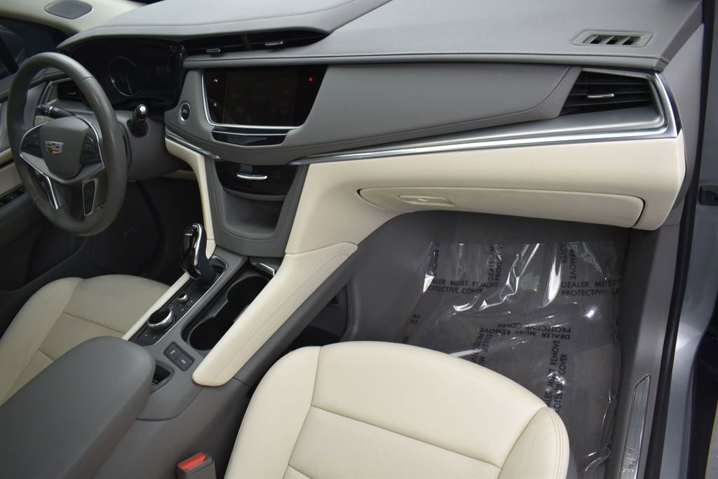 Used 2024 Cadillac XT5 Premium Luxury w/ LPO, Floor Liner Package AWD/4WD image 31