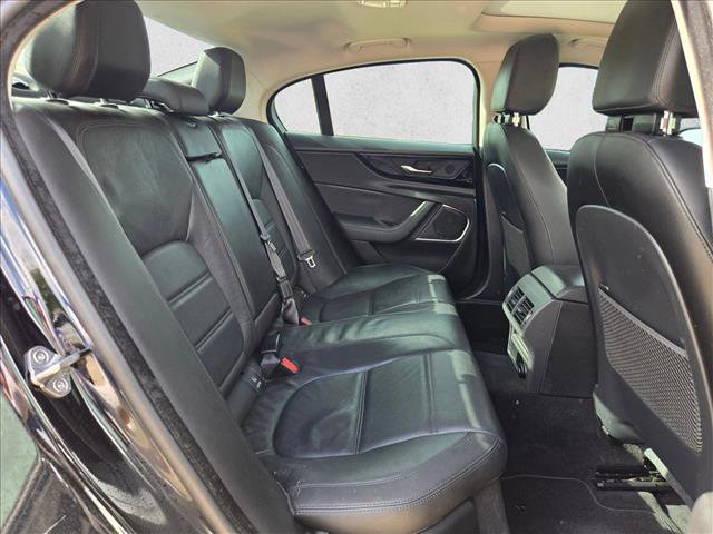 Used 2020 Jaguar XE S RWD image 18