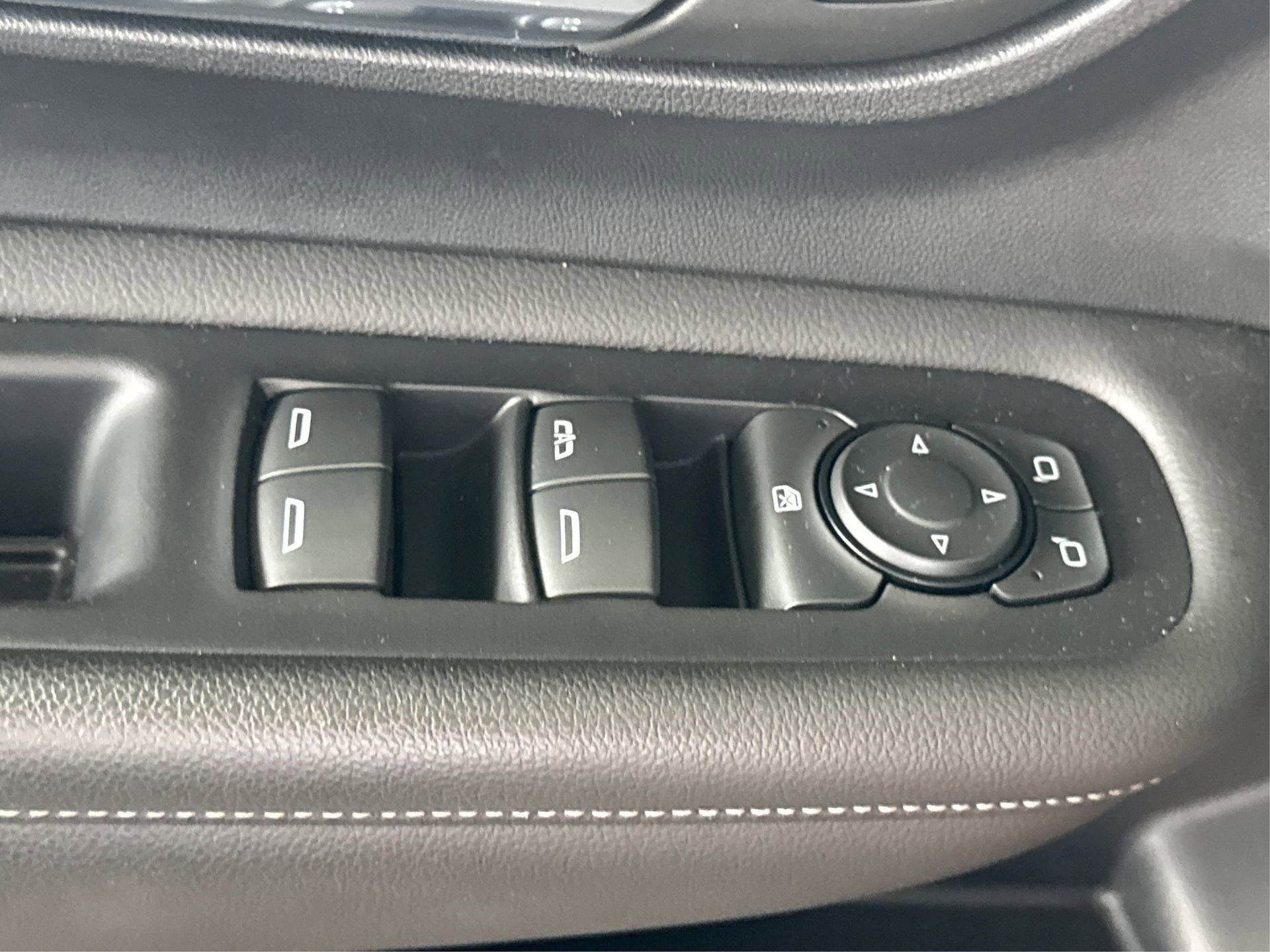 Used 2023 GMC Terrain SLE w/ Elevation Edition image 36