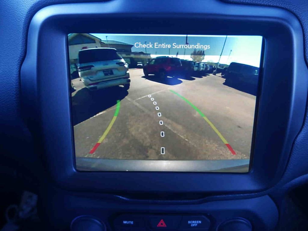 Certified 2023 Jeep Renegade Latitude image 29