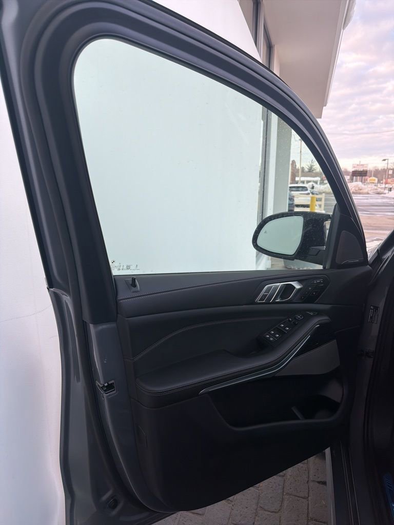 New 2026 BMW X7 M60i image 37