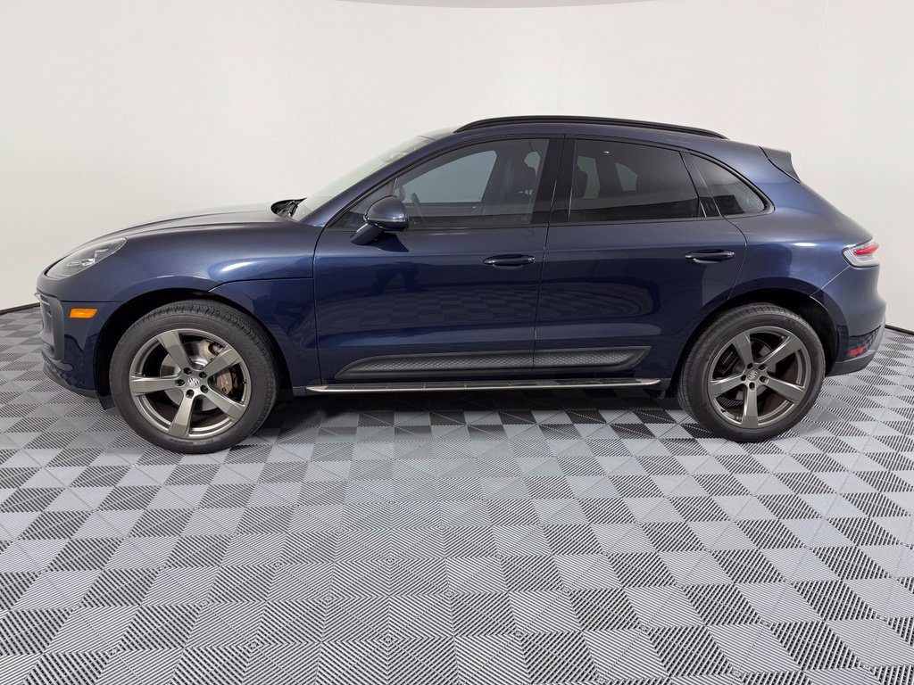 Certified 2023 Porsche Macan AWD/4WD image 2