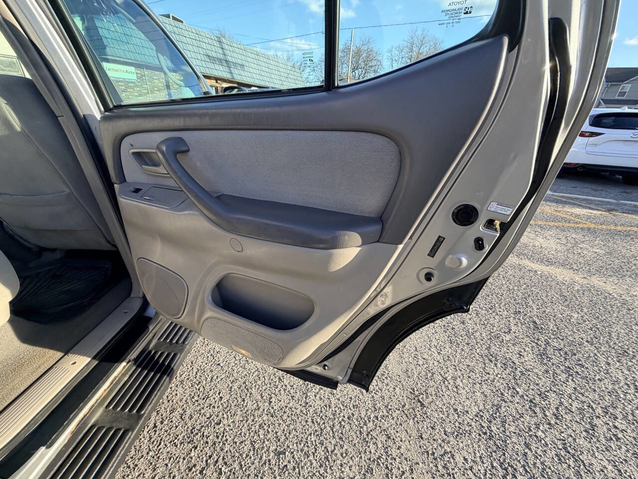 Used 2005 Toyota Sequoia SR5 image 32