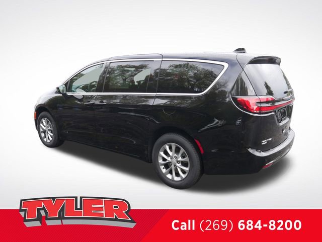 New 2026 Chrysler Pacifica Select AWD/4WD image 5