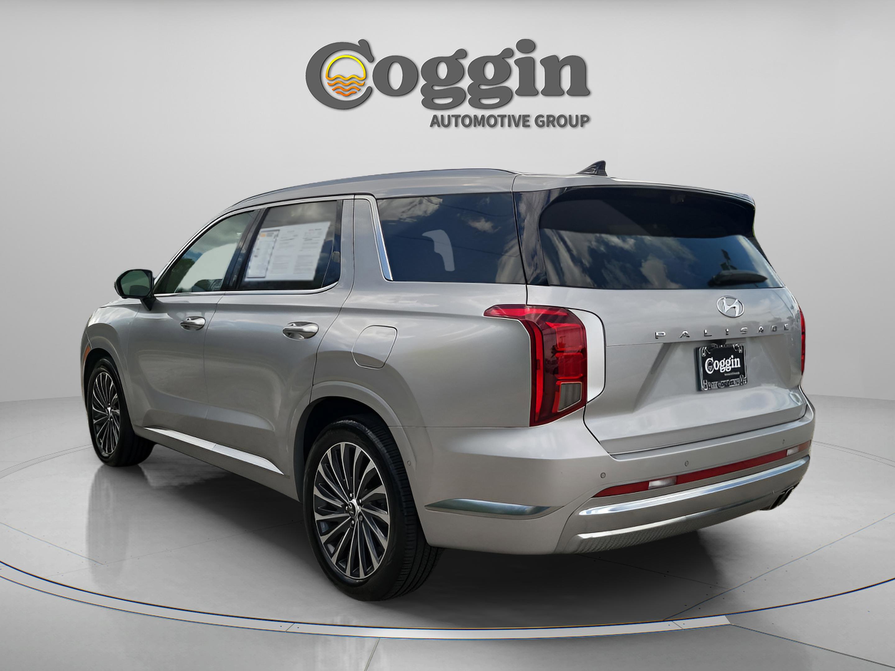 Used 2024 Hyundai Palisade Calligraphy image 4