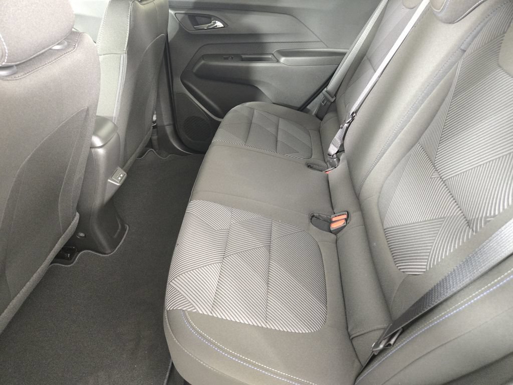 New 2027 Chevrolet Bolt LT w/ Comfort Package FWD image 33